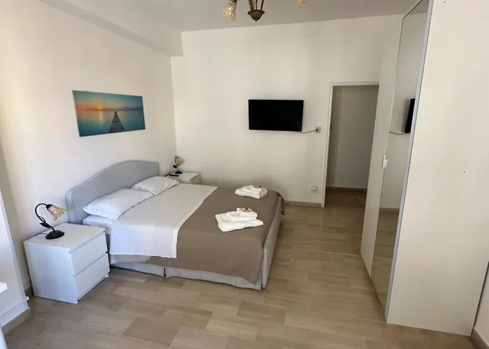 La Casa Di Anna لاميزيا تيرمي